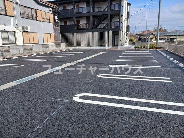 ヴィラバースの駐車場