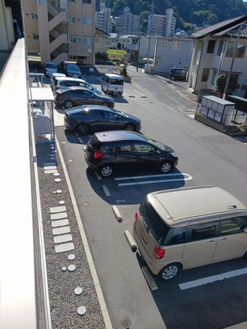 サンオランジュの駐車場