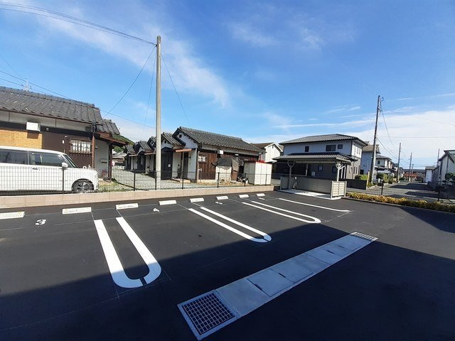 エイミー．パレスの駐車場