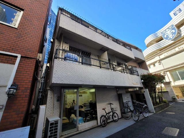 池袋見真ビルの外観