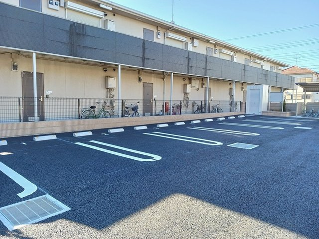フィオーレ・ピアッツァの駐車場