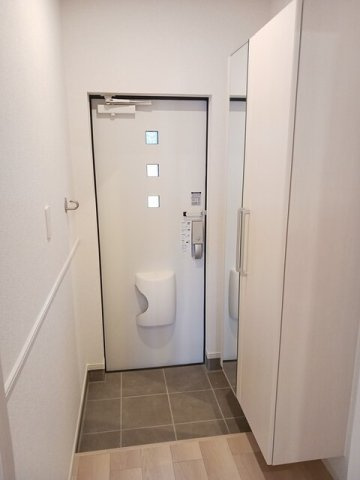 サンネリネの玄関