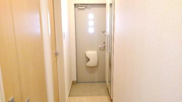 ル・ソレイユＢの玄関