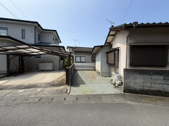 熊本市西区花園５丁目　中古戸建の前面道路含む現地写真