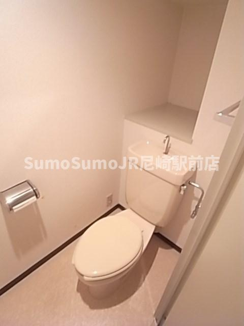 尼崎市武庫之荘２丁目の賃貸マンションのトイレ