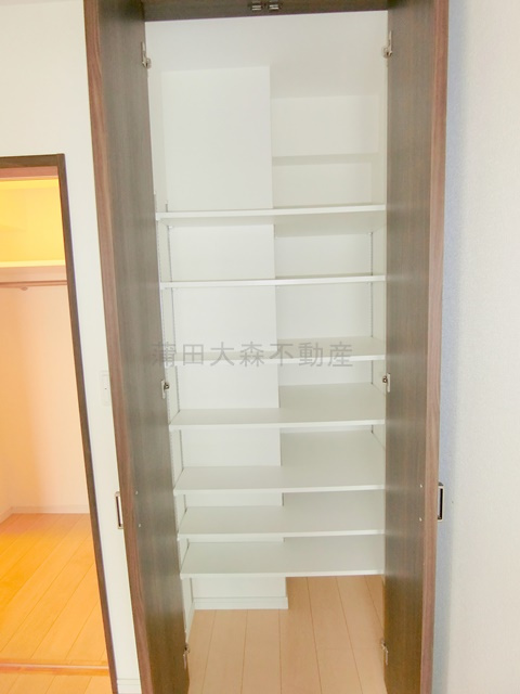 グランデュールⅦ大田中央の収納|洋室収納　棚