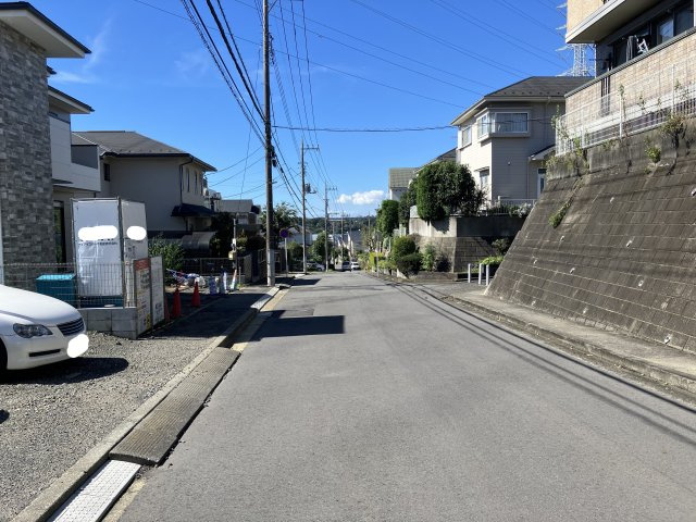 見花山　新築戸建の前面道路含む現地写真