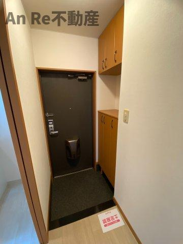 ガーデンヒルズNAKAYAMA壱番館の玄関