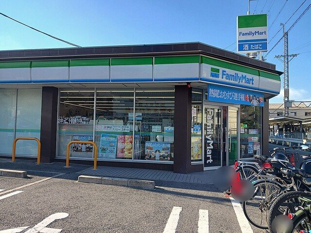 シャンブル０６の周辺|ファミリーマート金剛駅前店様まで453m
