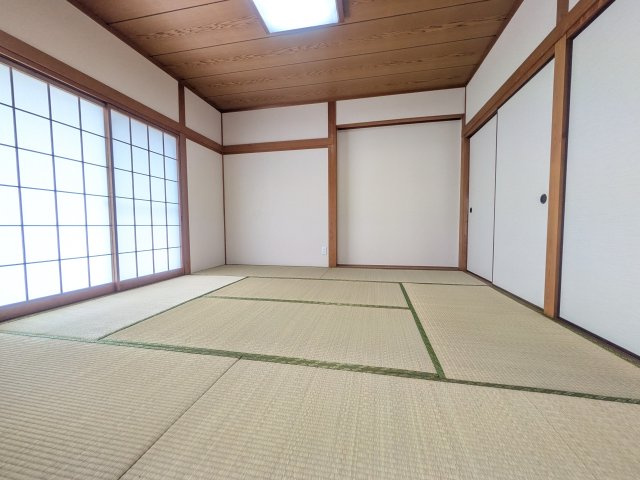 志井三丁目8番12号(B-12)の和室