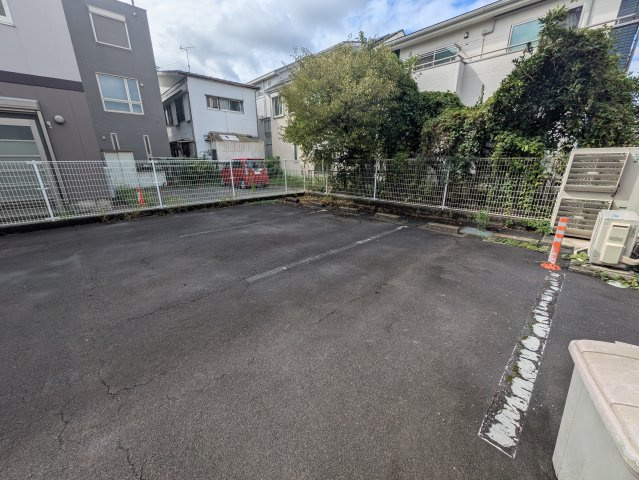 宅建会館　県央の駐車場