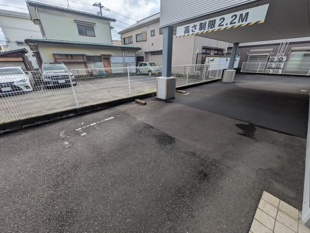 宅建会館　県央の駐車場