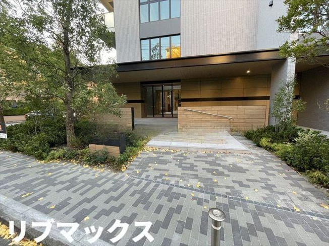 【エントランス】ロイヤルパークス赤羽ノース