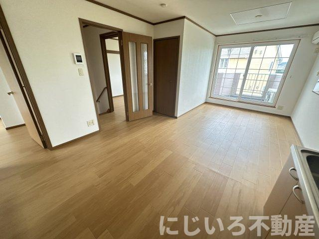 ソレイユ・ルヴァンAの居間・リビング