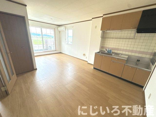 ソレイユ・ルヴァンAの居間・リビング
