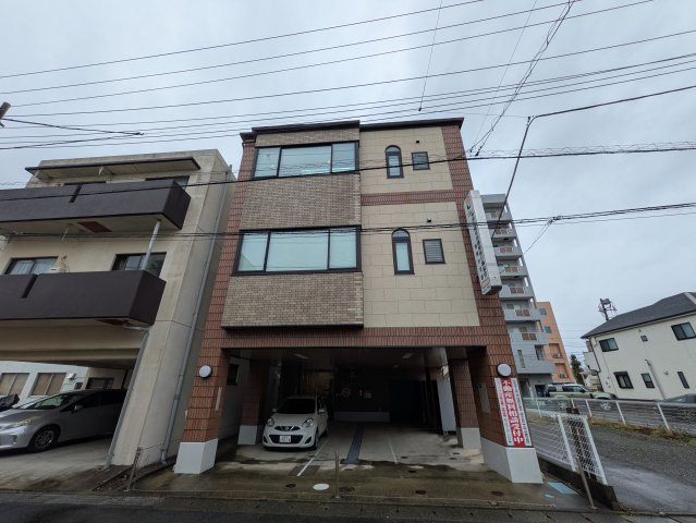 宅建会館　湘南中の外観