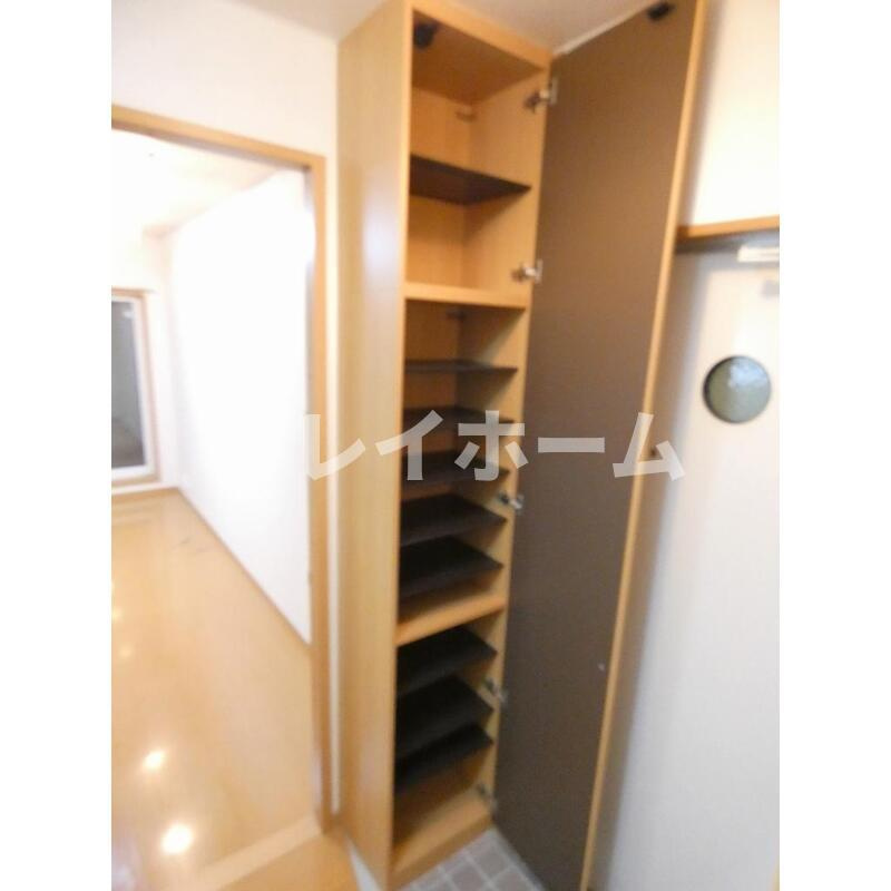 ヴェールメゾンの玄関|同建物内、別のお部屋の参考写真になります。