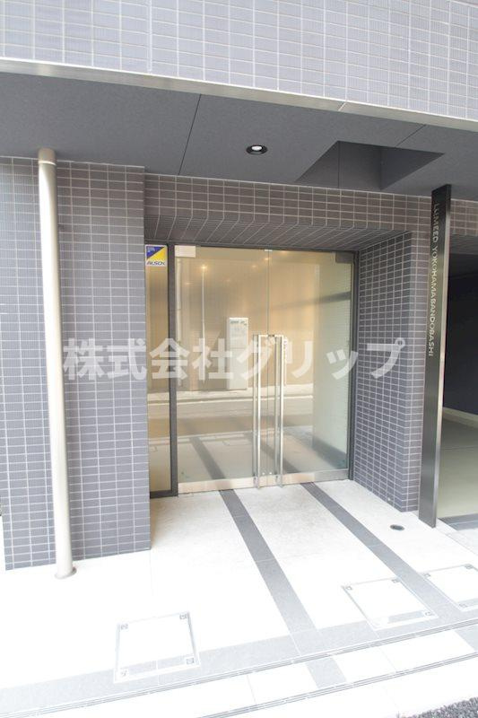 LUMEED横浜阪東橋のエントランス