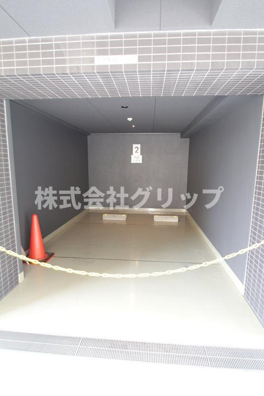 LUMEED横浜阪東橋の駐車場
