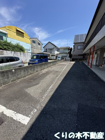 【駐車場】 | ロゼッタ別宮 | 駐車場に車を止められます
