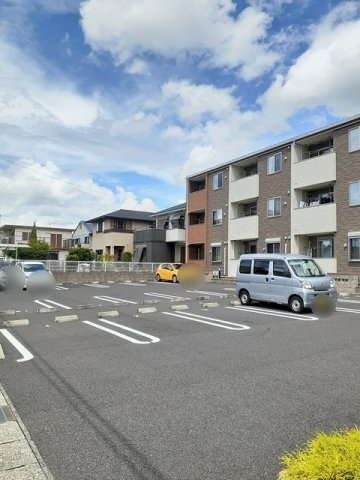 ハウスアメニティの駐車場