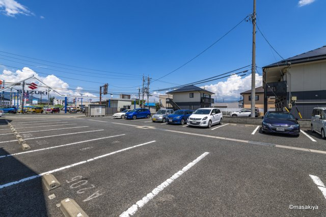 ラ・シャストⅡの駐車場|駐車場　広々としておりまＳ。