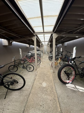 ロイヤルコート大谷地　壱番館の駐輪場