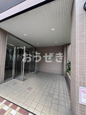 フロール山田町第3のエントランス