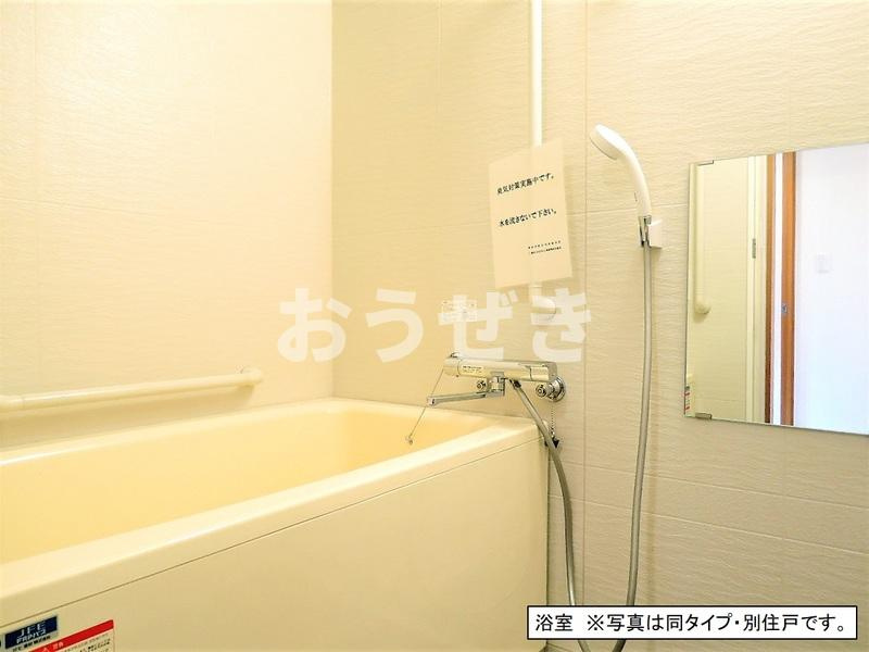 フロール山田町第3の浴室