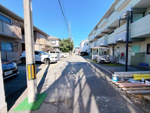 さいたま市北区東大成町の前面道路含む現地写真