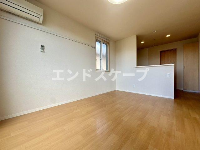 サンメゾン泉沢　Aの居間・リビング|高崎、前橋のお部屋探しはエンドスケープまで！お客様の理想お聞かせ下さい♪