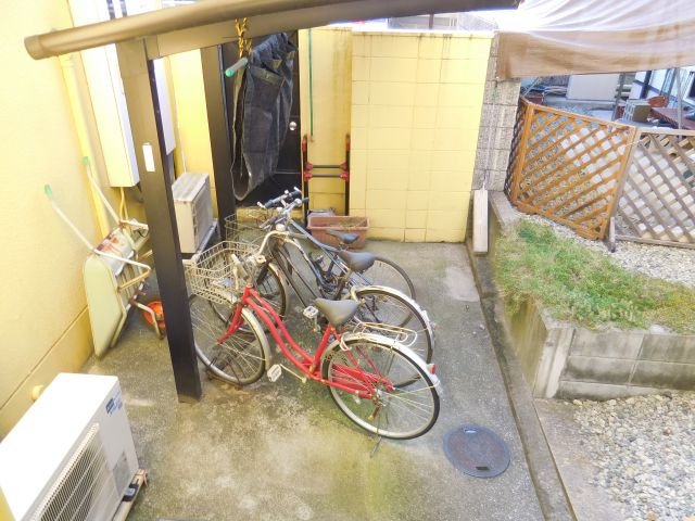 メゾンあぶのの駐車場