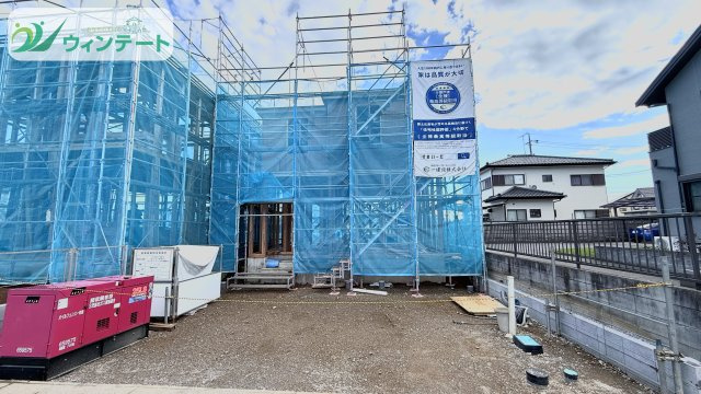 古河市下辺見第8　新築戸建て　1号棟の外観|前面道路幅員6mで車の出し入れもラクラク。陽当たり良好の新築住宅。