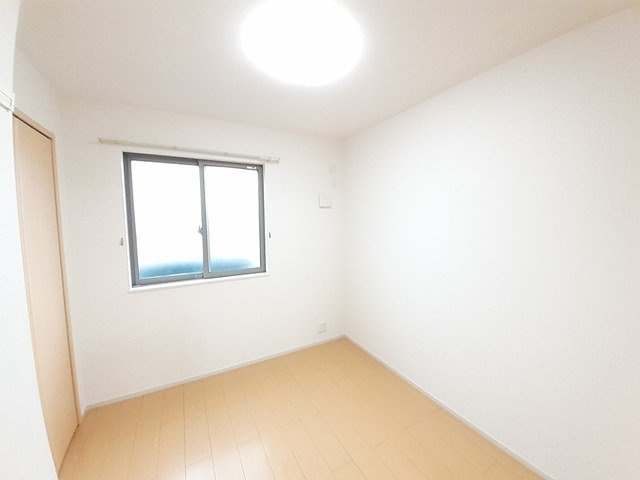 グリーンステージⅢ番館の寝室|内装です