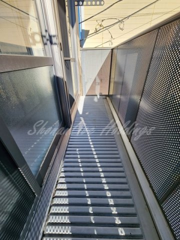 藤沢市辻堂４丁目のアパートのバルコニー