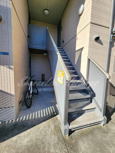 藤沢市辻堂４丁目のアパートのエントランス