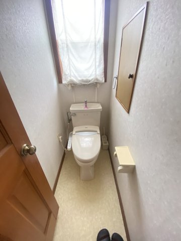 書写一戸建のトイレ