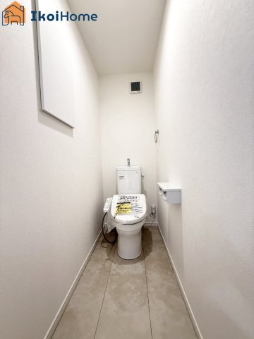 加古川市加古川町稲屋　限定1棟　新築戸建の寝室|◆同仕様写真◆洋室は広さございますのでお子様の洋室やテレワークスペースなどに最適です。