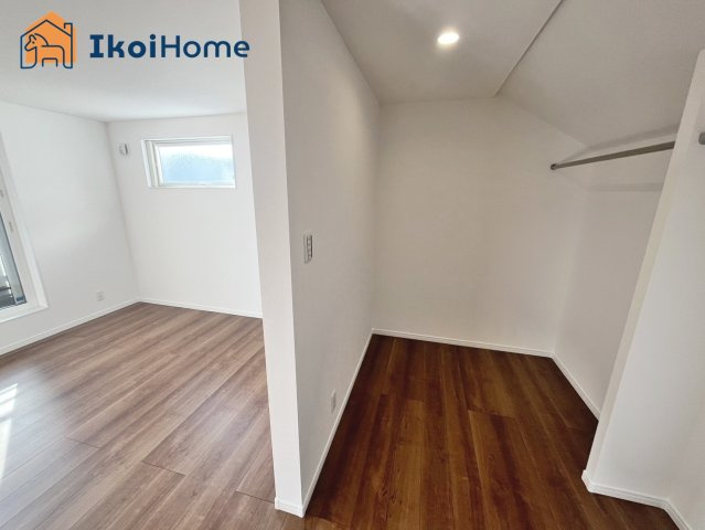 加古川市加古川町稲屋　限定1棟　新築戸建の収納|◆同仕様写真◆玄関には土間収納がございます！釣り道具やキャンプ用品など収納には困りません！