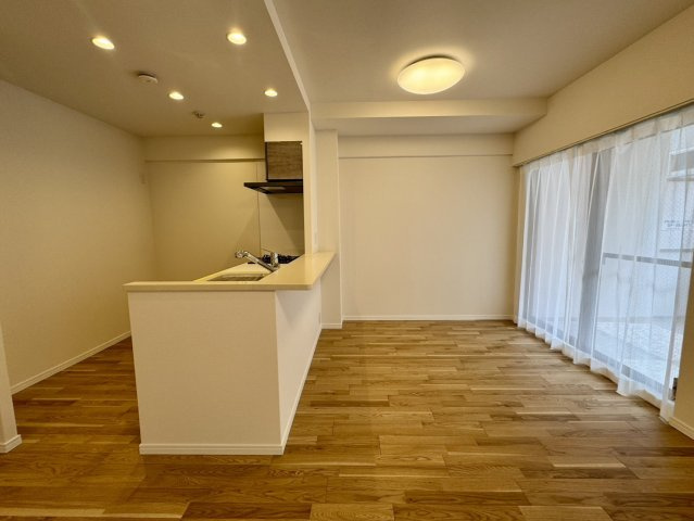 神戸市東灘区本山中町４丁目の中古マンションの居間・リビング