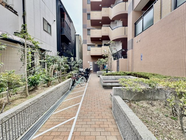 神戸市東灘区本山中町４丁目の中古マンションの庭