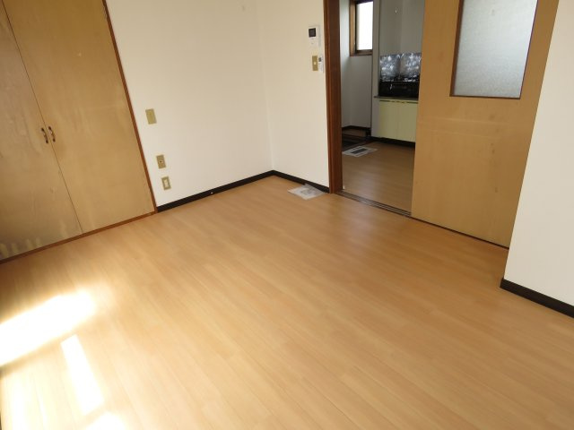 ソレイユ的場の洋室