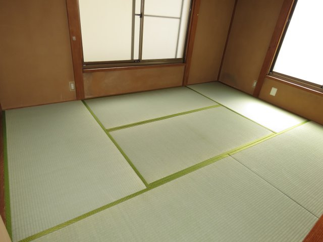 ソレイユ的場の和室