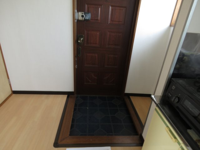 ソレイユ的場の玄関
