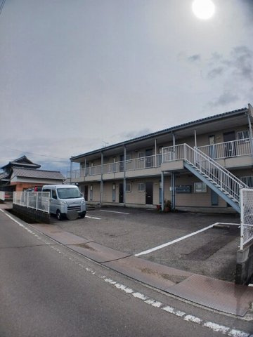 ハイツ香南の駐車場