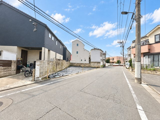 練馬区石神井台4丁目　建築条件無し売地の前面道路含む現地写真|2026.09.25撮影

現地ご見学希望・資料請求などお気軽にお問い合わせ下さい！
03-5990-5201