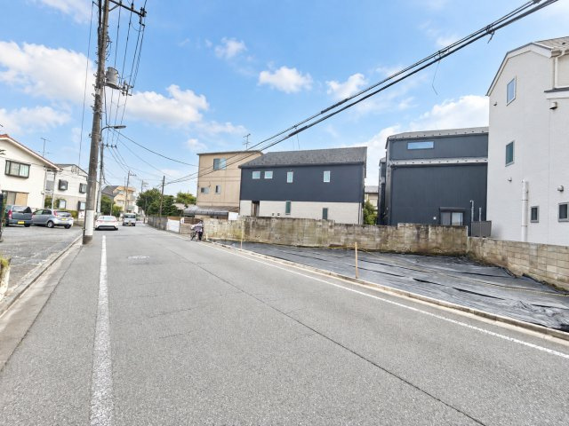 練馬区石神井台4丁目　建築条件無し売地の前面道路含む現地写真|2026.09.25撮影

現地ご見学希望・資料請求などお気軽にお問い合わせ下さい！
03-5990-5201