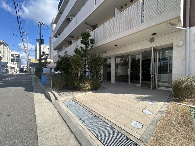 ホープ西宮のエントランス
