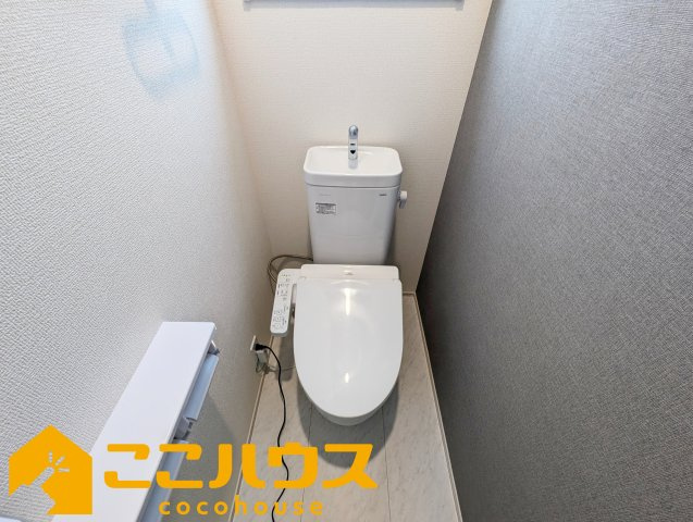 宜野湾市赤道　リーブルガーデン　新築戸建て　全2棟　1号棟のトイレ|2階トイレ