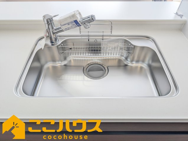 宜野湾市赤道　リーブルガーデン　新築戸建て　全2棟　1号棟のキッチン|洗い物のしやすいワイドシンク